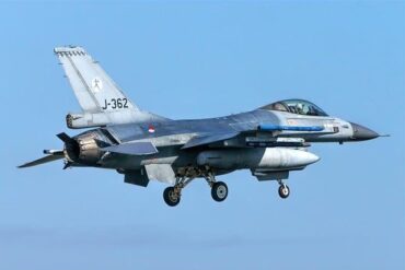 飛機一台多少錢？